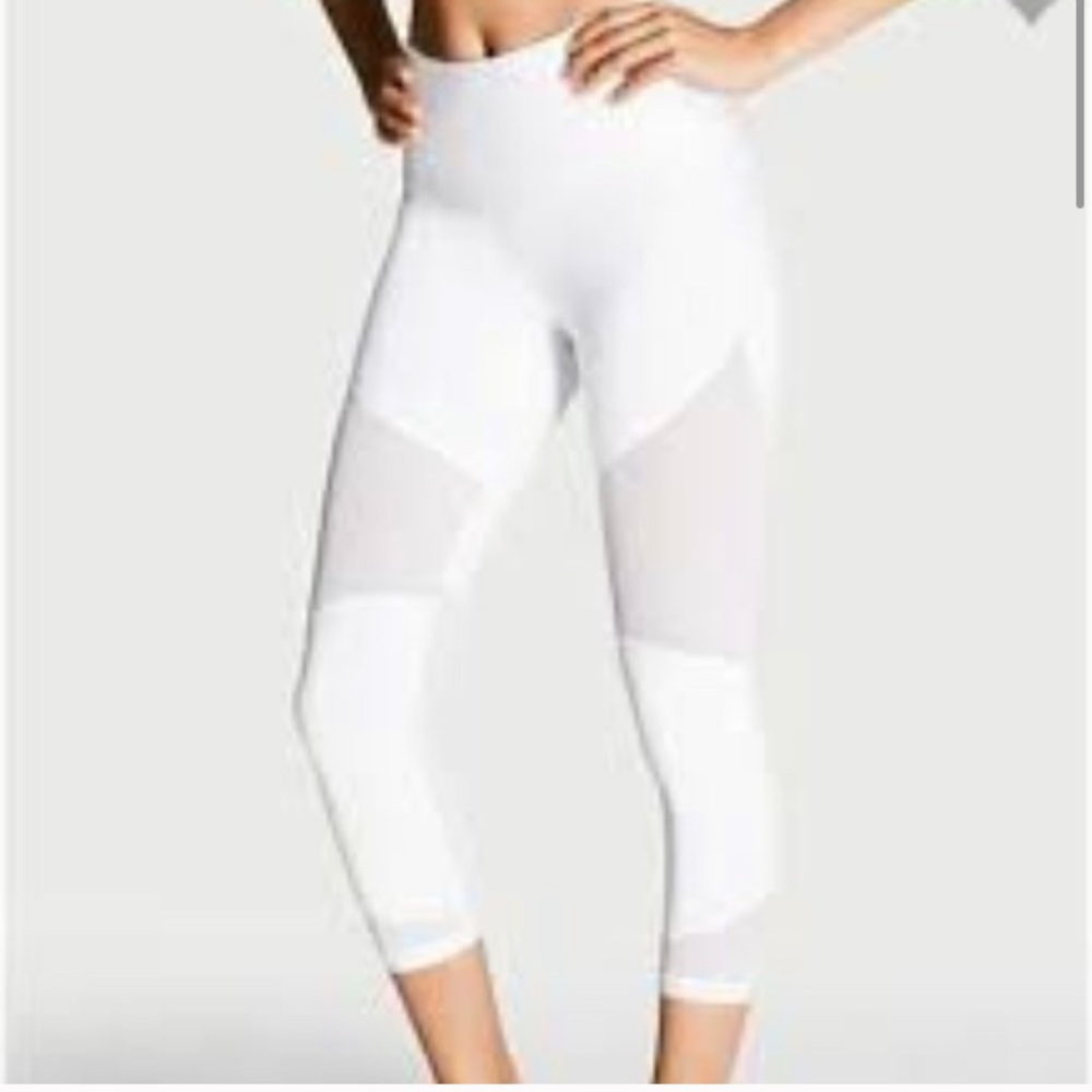 BLACK Victoria Secret Knockout Capri Leggings XL